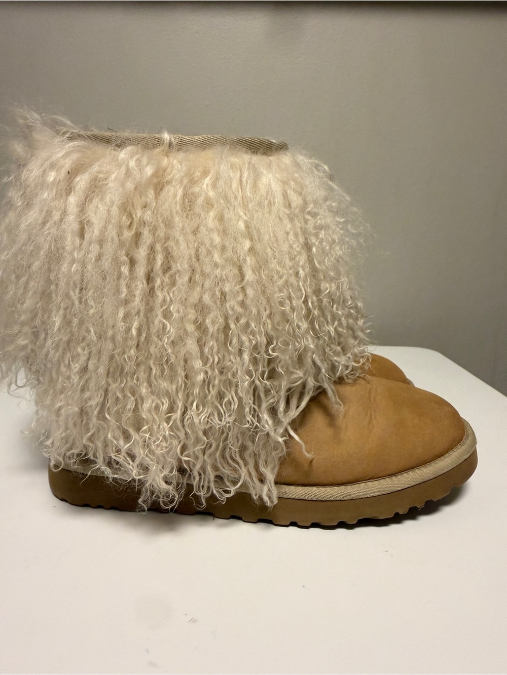 UGG Australia Short 1875 Tan Suede Mongolian Fur Winter Boots Women’s US 8 - Picture 5 of 12